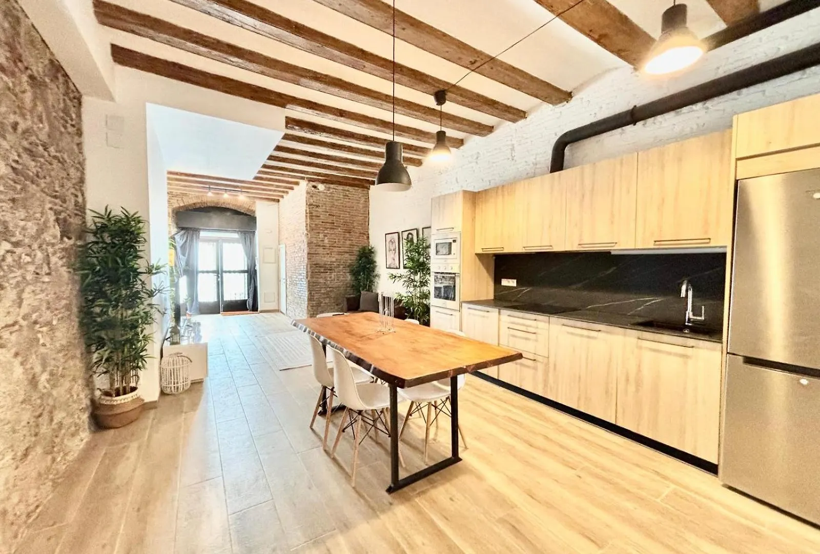 Piso Con Dos Habitaciones Con Camas Dobles Y Terrazas En El Poblenou Barcelona
