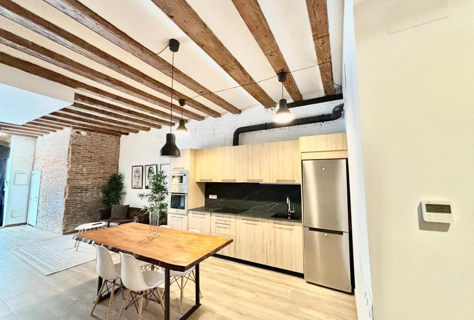 Piso Con Dos Habitaciones Con Camas Dobles Y Terrazas En El Poblenou Barcelona