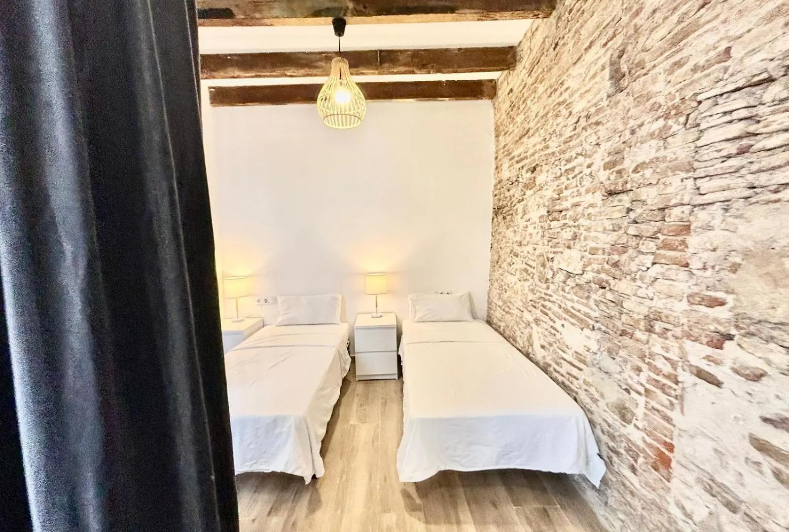 Piso Con Dos Habitaciones Con Camas Dobles Y Terrazas En El Poblenou Barselona Daire